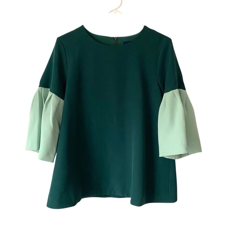 Avon Lane by Tuckernuck Harper Green Bell Sleeve Blouse size small